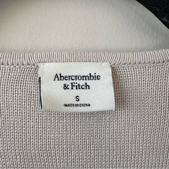 Ambercombie & Fitch- Cream Knit Sweetheart Neckline Long Sleeve Bodysuit - Picture 8 of 9